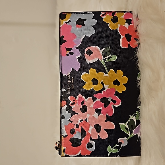kate spade Handbags - LOW START NWOT Kate Spade Roadtrip Floral Long Slim Bifold Wallet